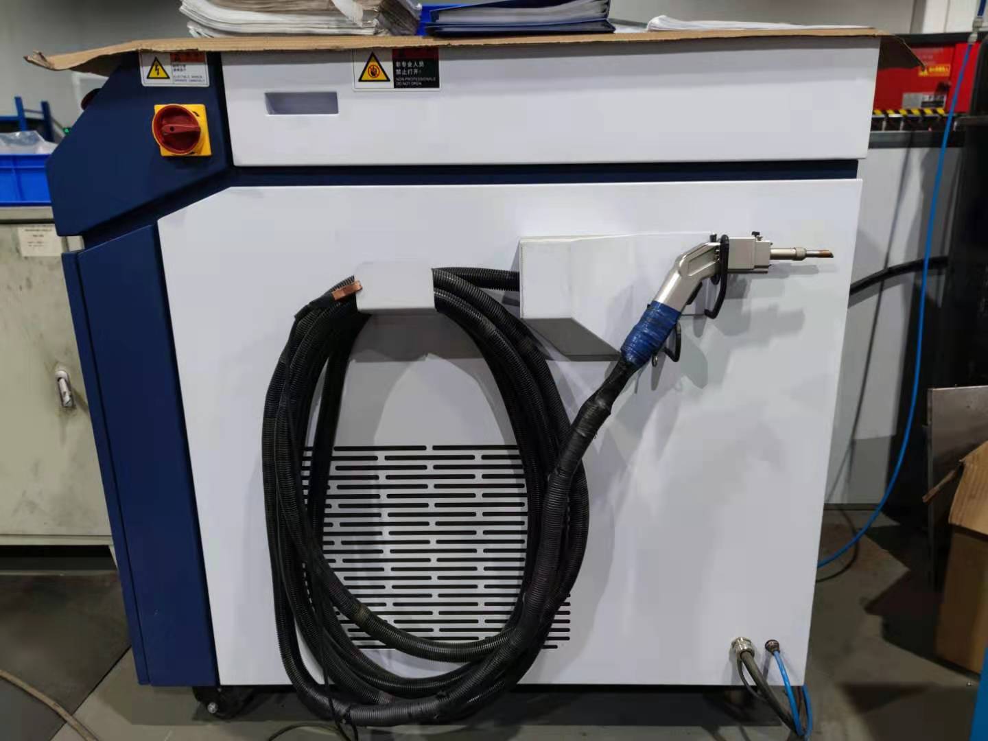 公司最新引進精密鈑金利器，激光焊機